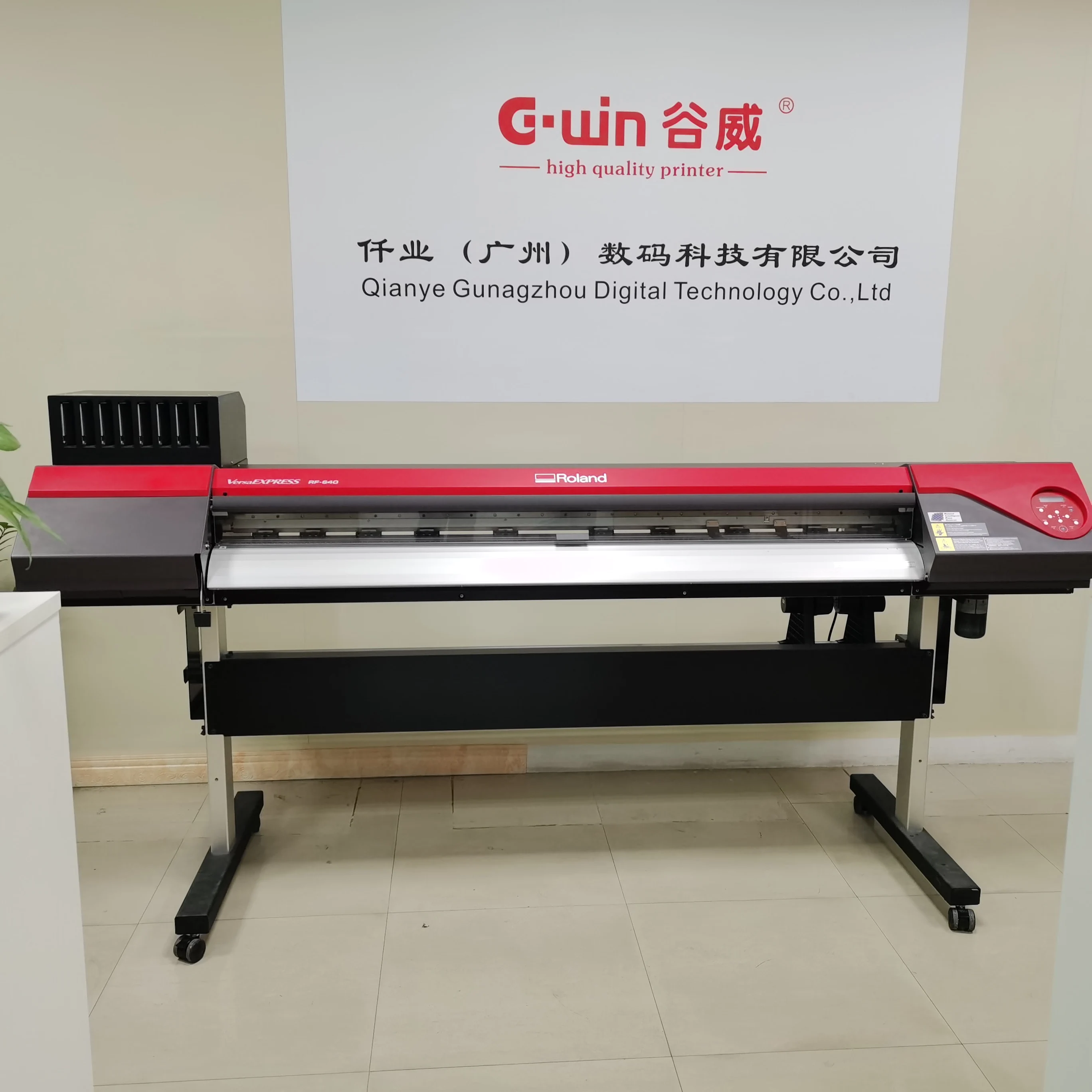 Second Hand Roland Printer 4 feet size Used RF640 eco solvent printing machine for advertisement working shops