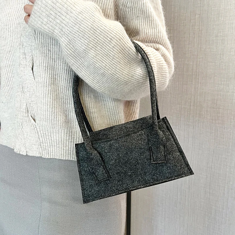 2023 new arrivals yiwu market products felt cloth bags China wholesale Fashion luxury handbag for women cheap flap dust bag