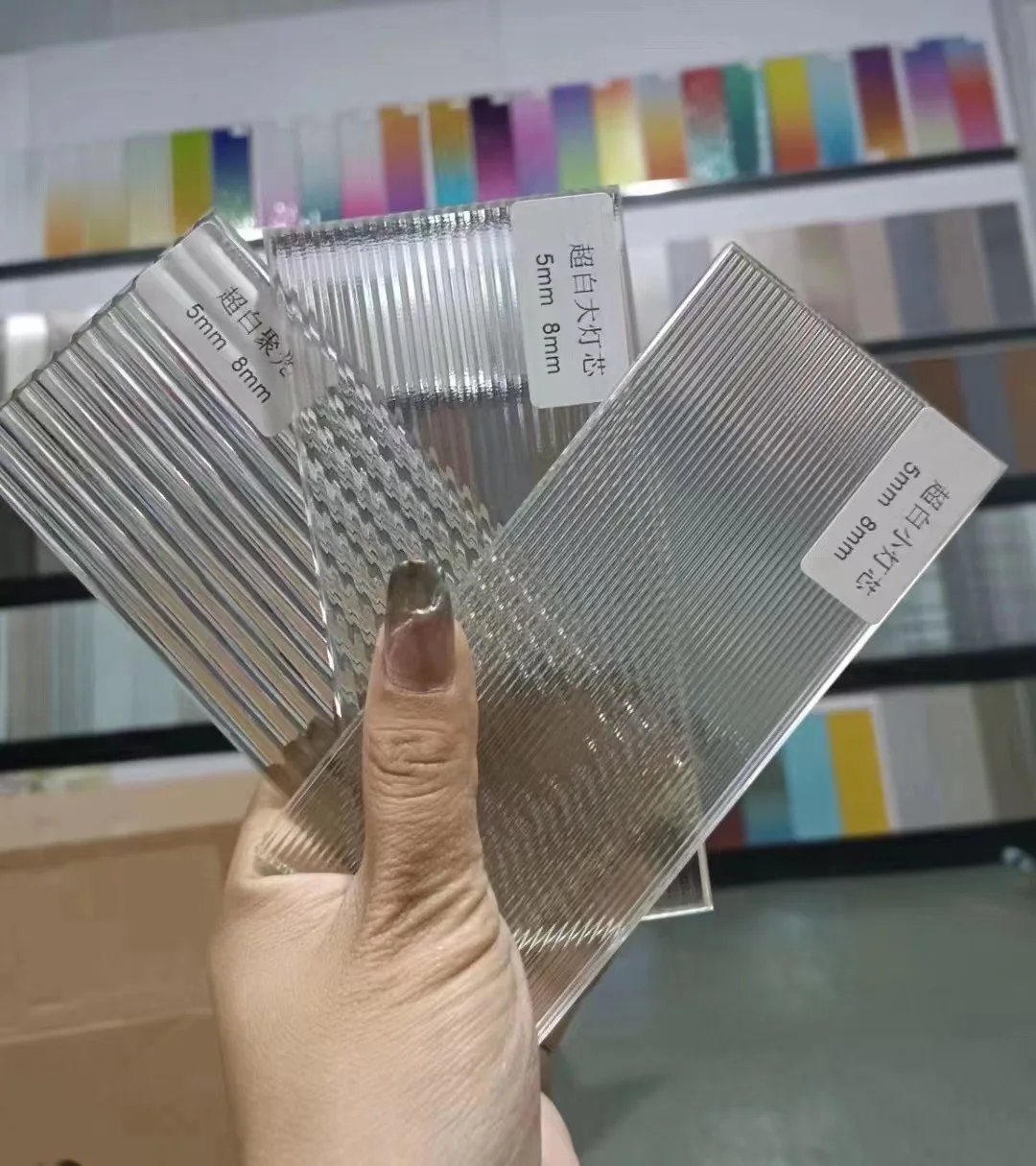 Decoration 3.5mm 4mm 5mm Low Iron Mislite Karachi Moru Fluted Figured Patterned Glass