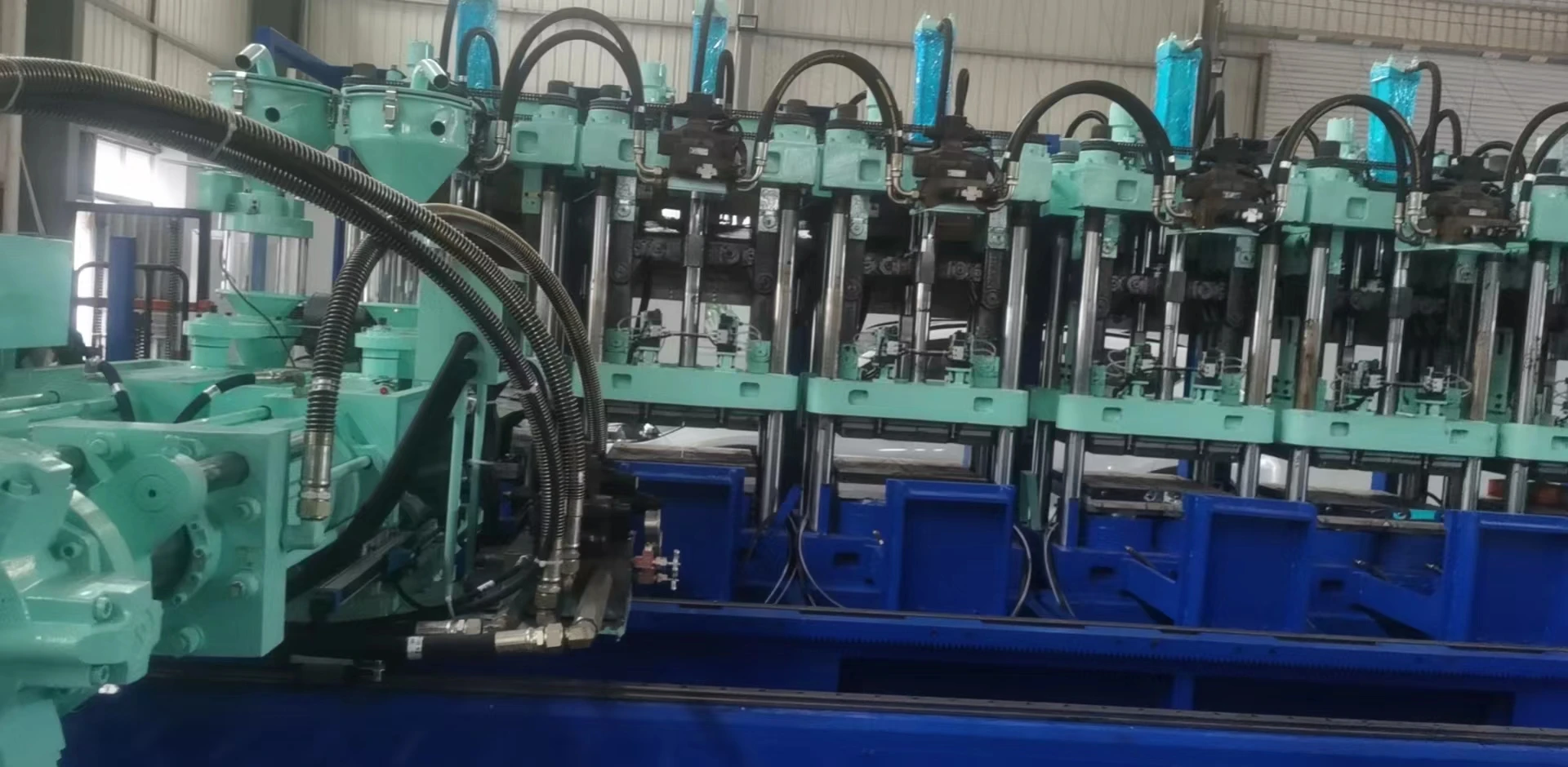 Продажа с завода, использованные тапочки/спортивная подошва, одноцветная машина для литья под давлением обуви EVA