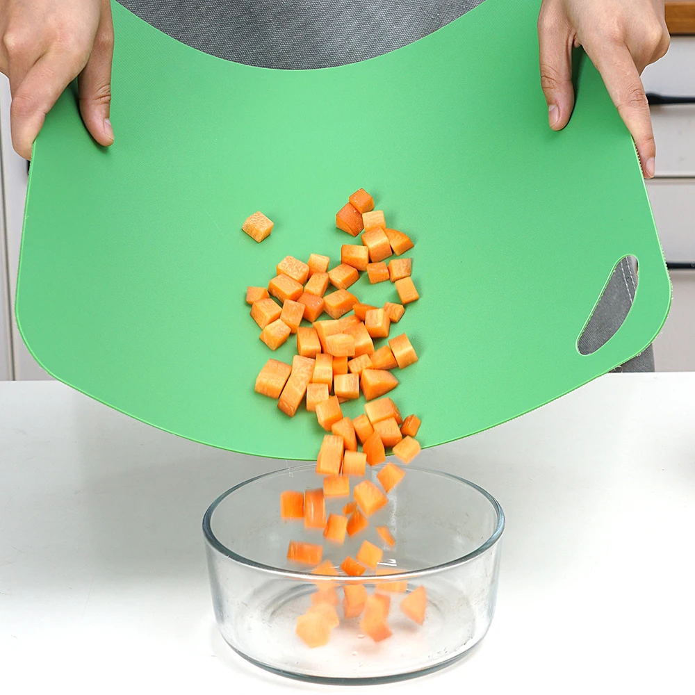 hot sale different color Eco-friendly plastic flexible plastic cutting board mats
