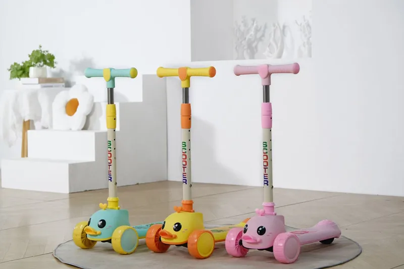Kids Duck Scooter with Three Wheels Foldable for 6-8 Years Made of Plastic Alloy Aluminium for Children
