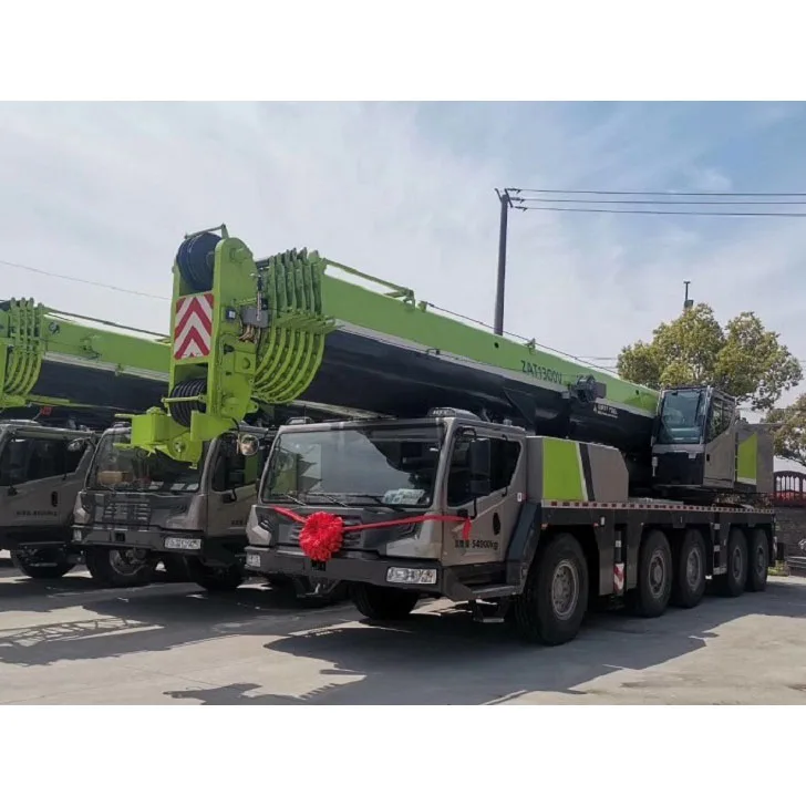 Stable Operating Platform Operating Crane ZAT1300V Hydraulics Crane 130Ton Mobile Cranes for Sales
