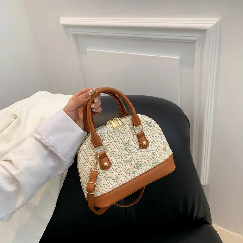 New Trend Portable Women Shell Handbag Casual Wholesale Straw Shoulder Bags Summer Beach Products