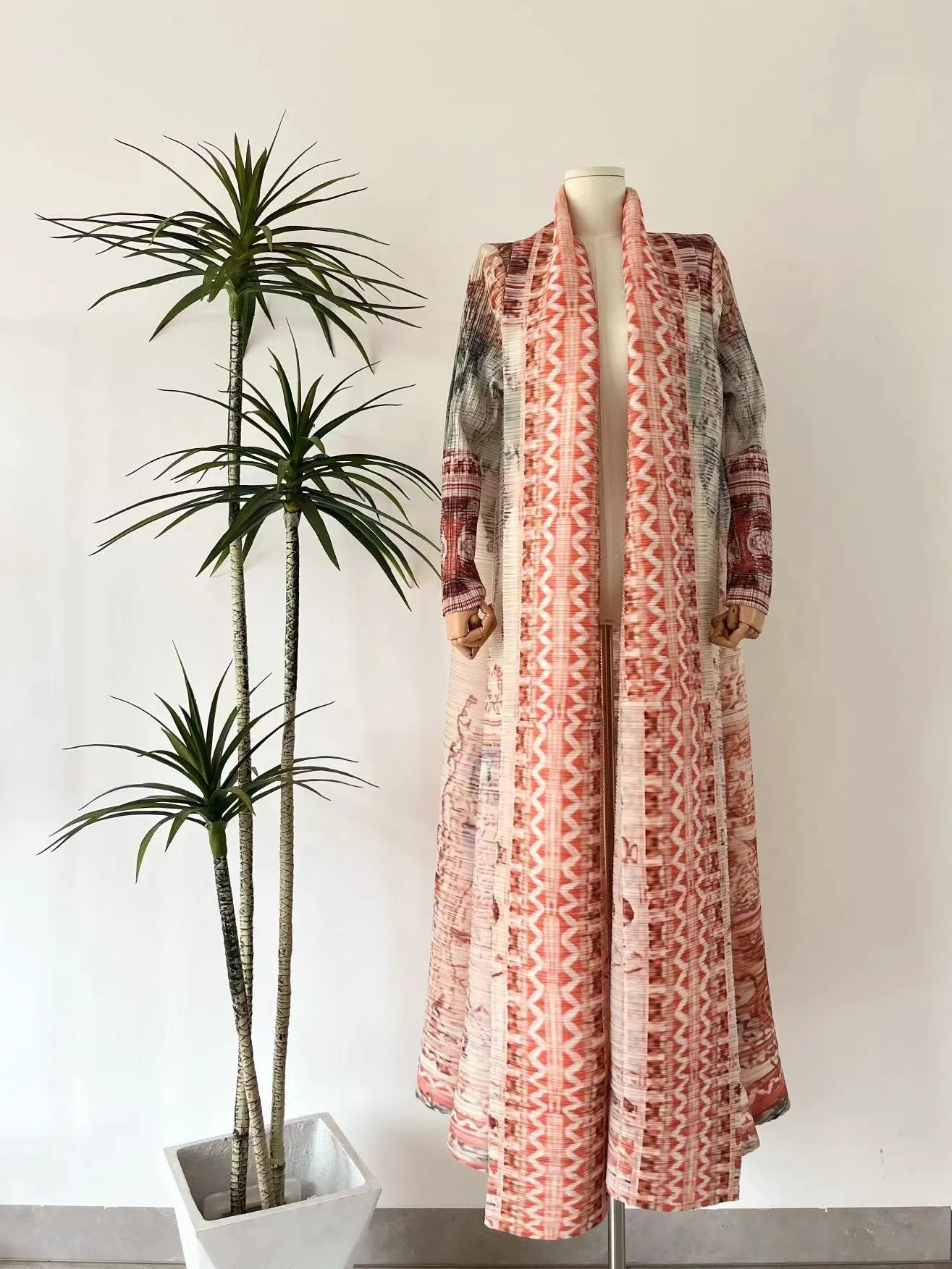 2024 Fashion pleated cardigan long-sleeved coat printed robe