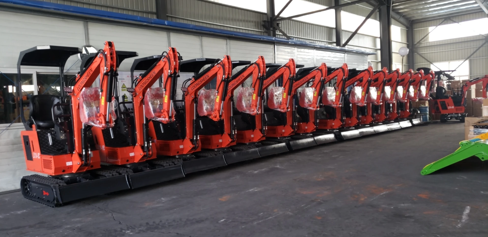 FREE SHIPPING 1 ton farm excavators yellow color rubber ttack crawler excavator 0.02cbm bucket minibagger