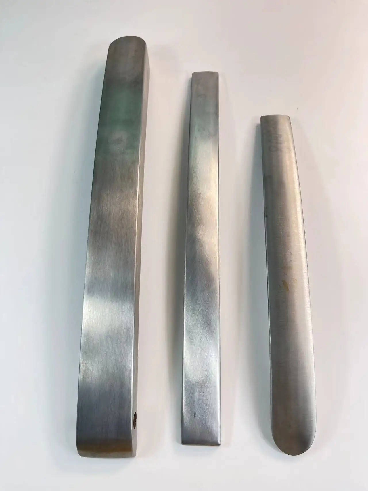 China Supplied Top Quality die cast cast casting parts aluminium gravity Chair armrests die casting manufacturers
