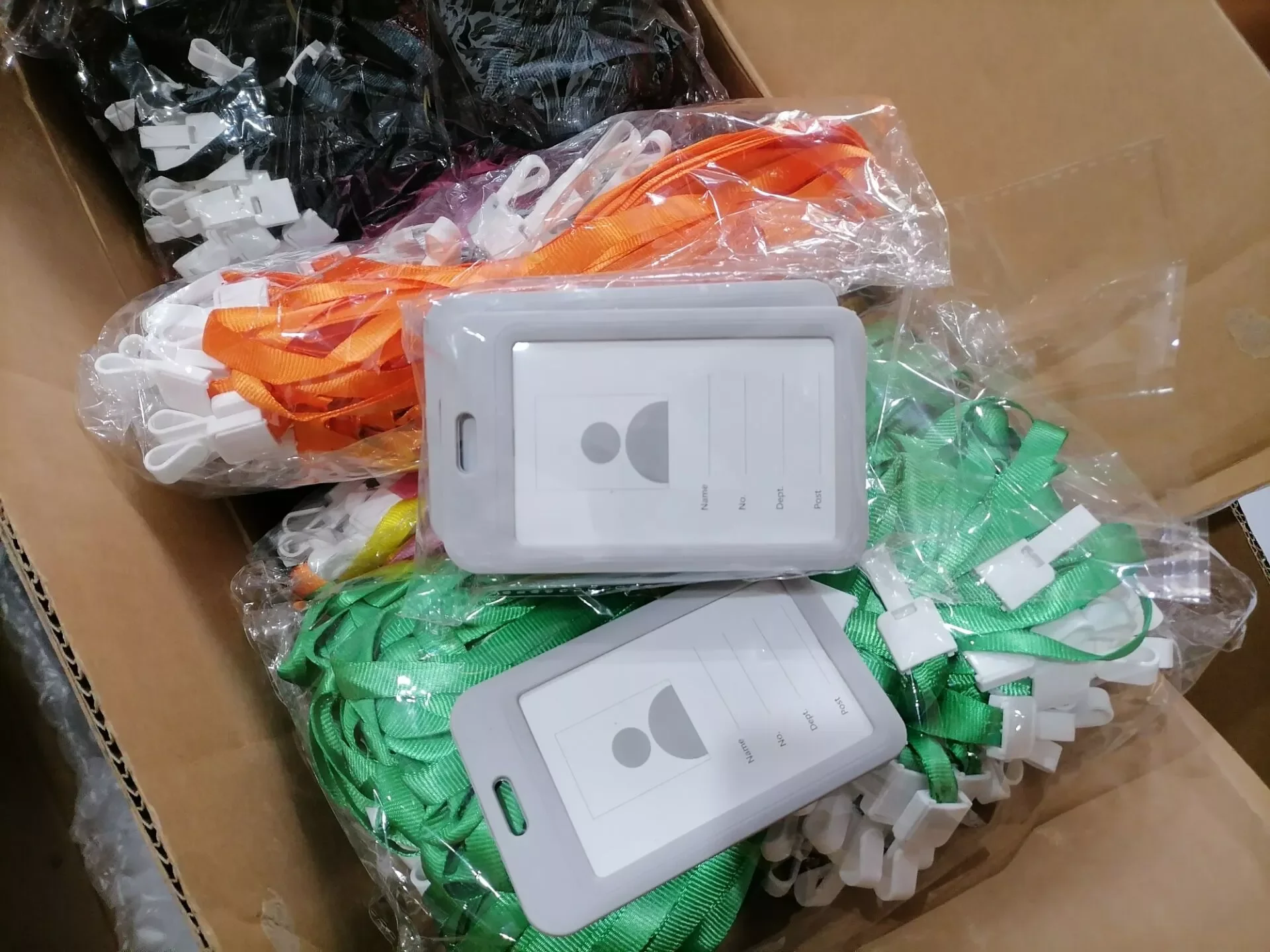 ID Card holder-Package 01.jpg