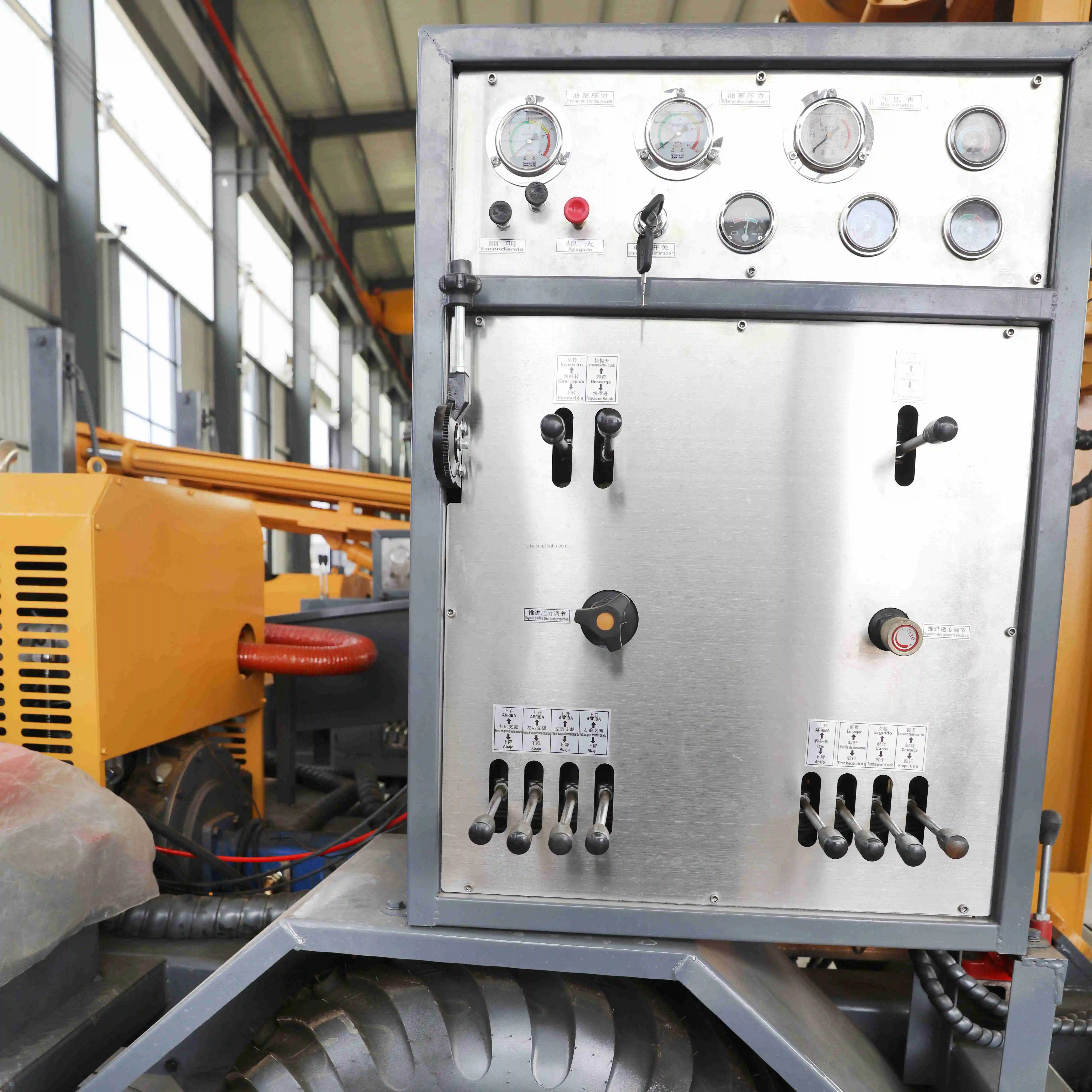 full hydraulic wheeled pneumatic water well drilling rig 300T wheeled water digging machine,underground water drilling rig