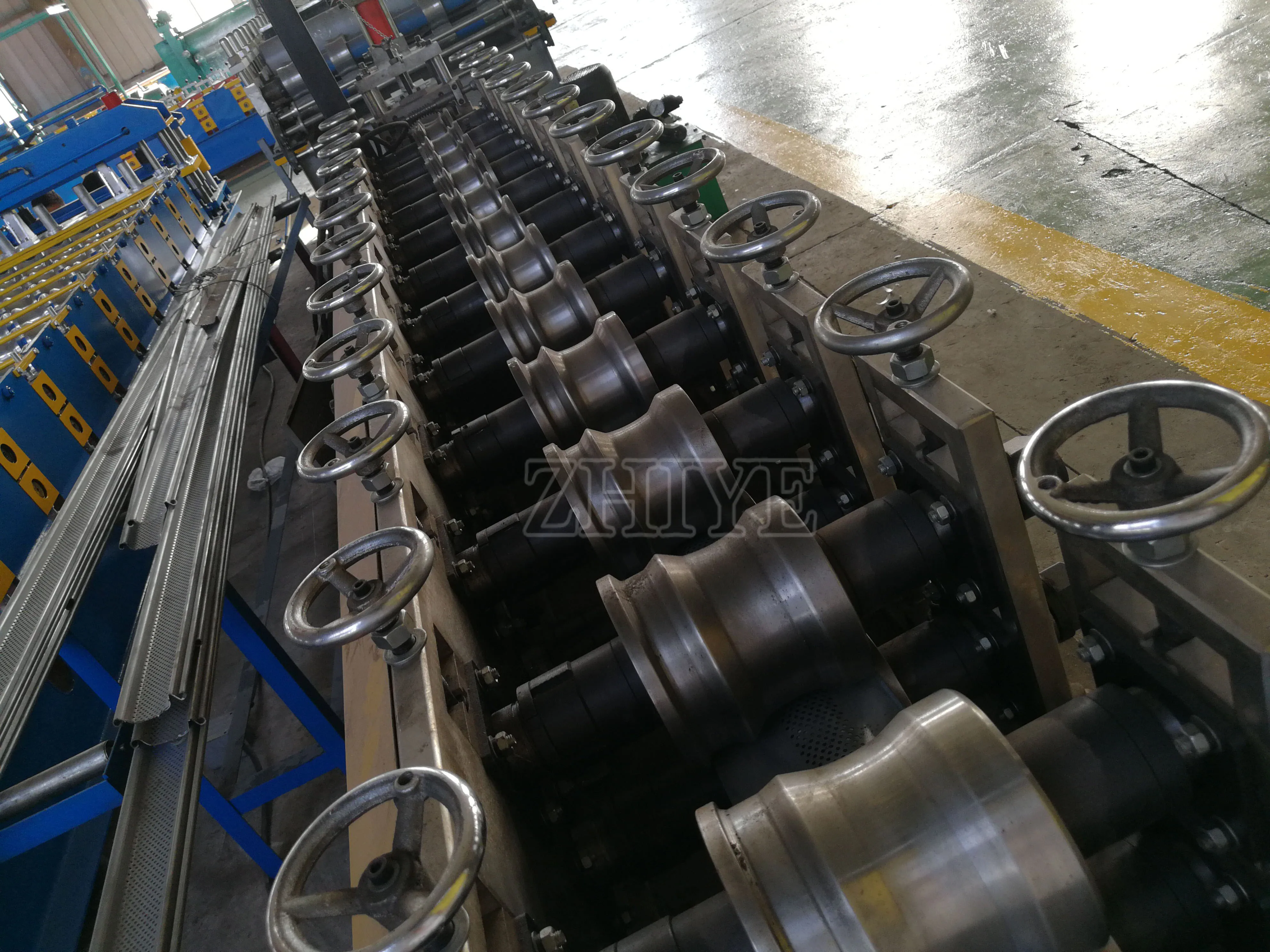 automatic roller shutter door slat roll forming line/Aluminum Shutter Roller Door Frame Cold Forming Machine