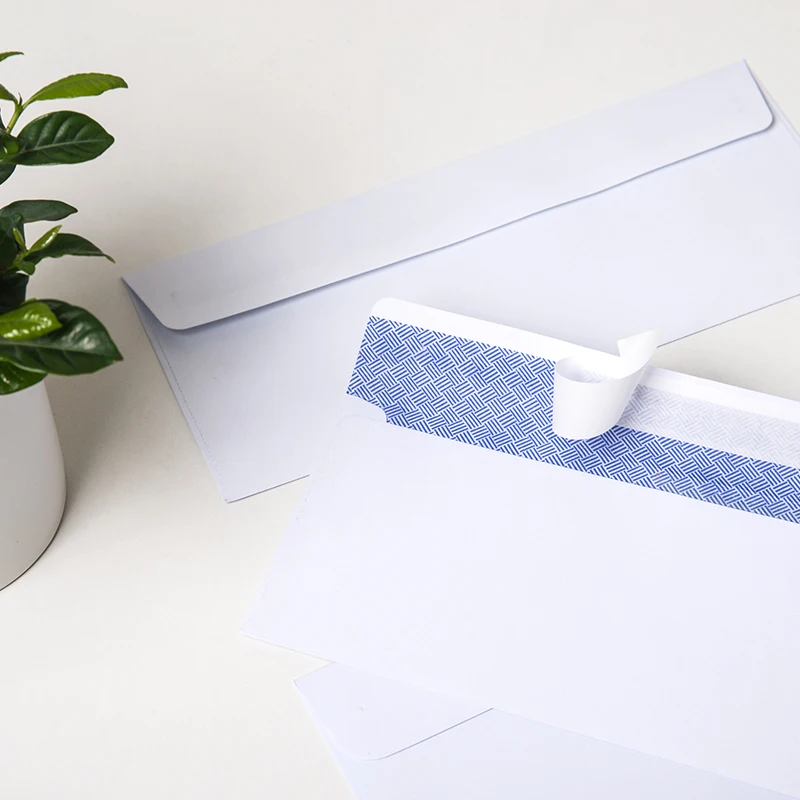 Приглашения с принтом золотой дизайн белая карточка внутри бумажного конверта модель