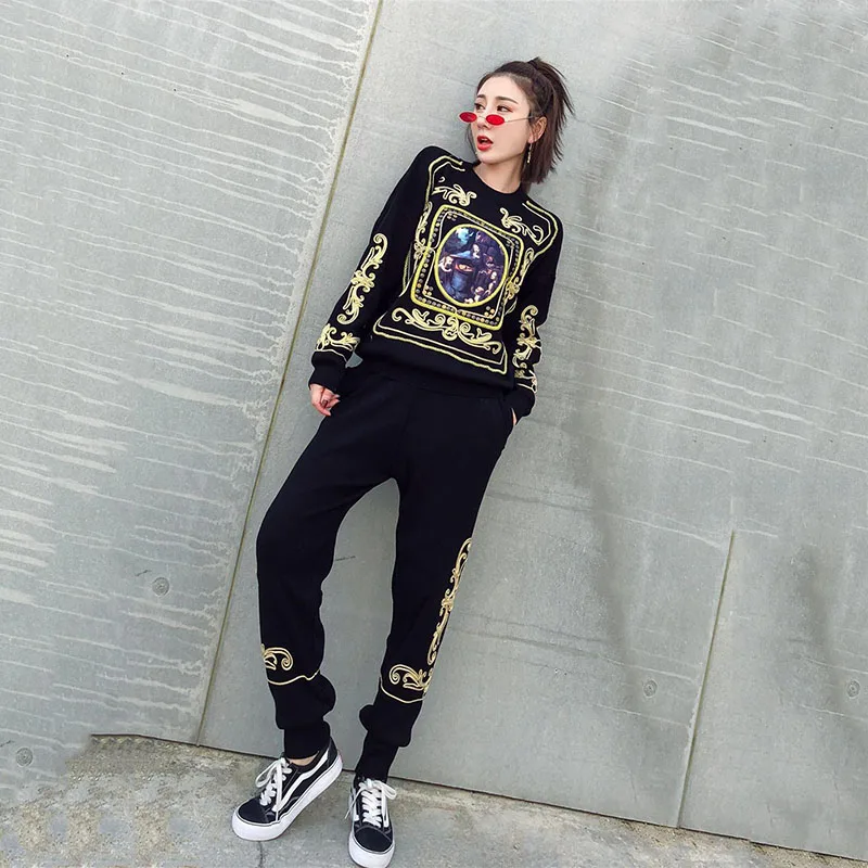 
A4522 Dropshipping Black White Gray Long Sleeve Pattern Female 2 pc Sweater Set 