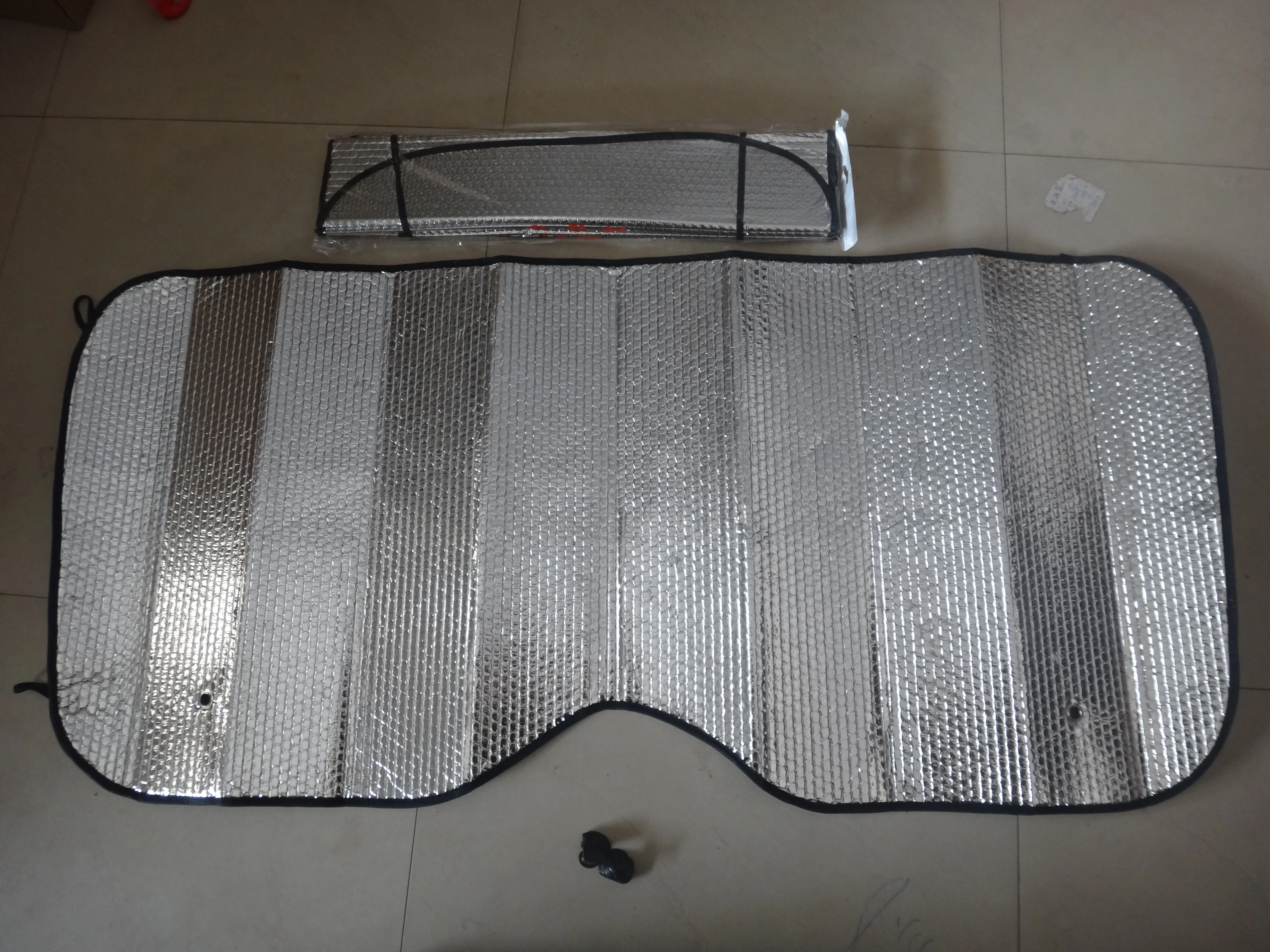 Threewen Universal Windshield Car Sun Shades Foldable Sunshade to keep your vehicle cool 140x70cm Bubbles Windshield Sun Shade