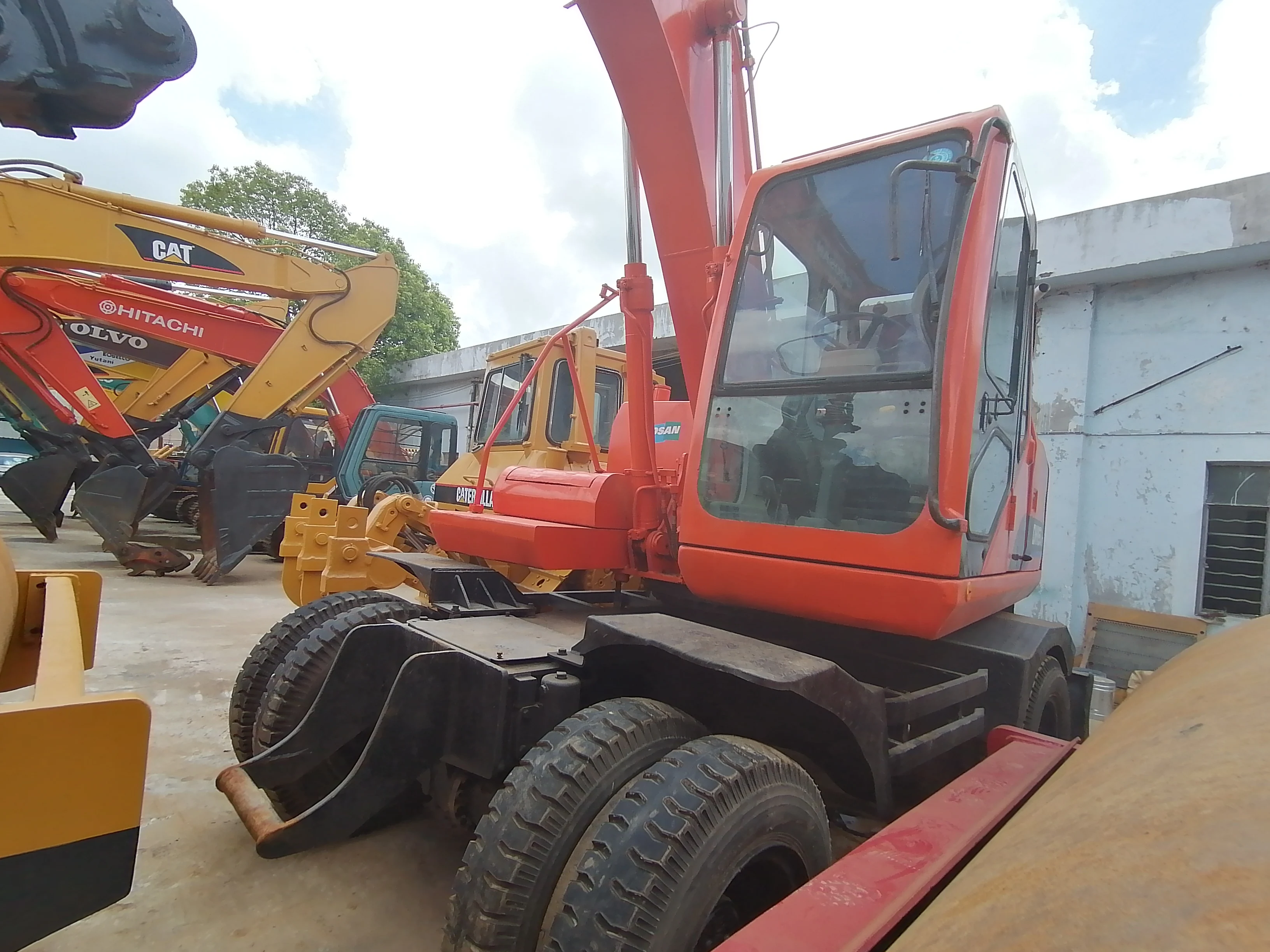 Секонд-хенд DOOSAN dh150w-7 стабильность производительности хорошая