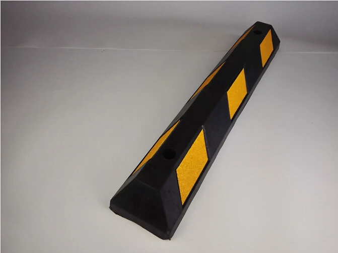  Reflective Anti UV Rubber Wheel Stoppers Parking Curb