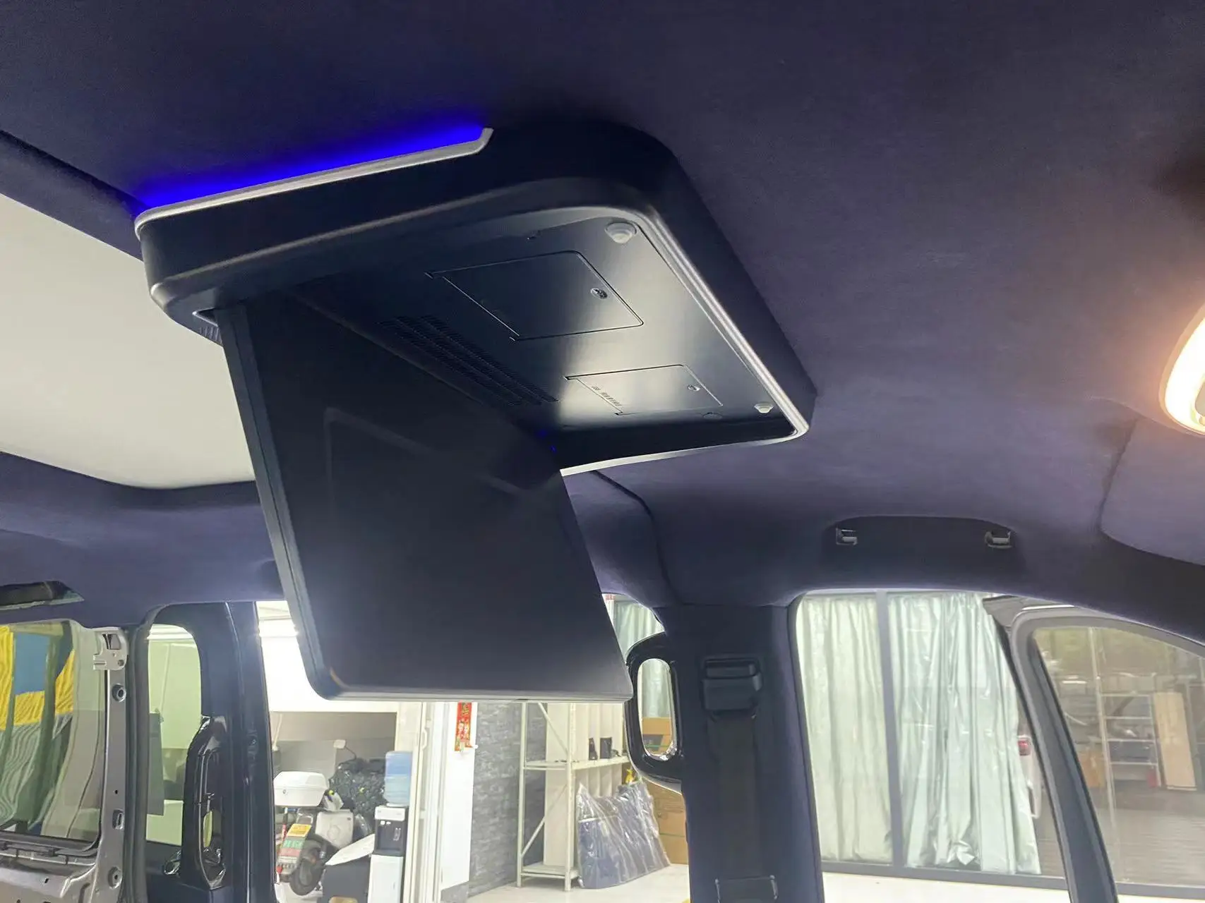 New style car interior accessories Luxury Touch Screen Ceiling Van TV vehicle monitor advertising display For Business Car van