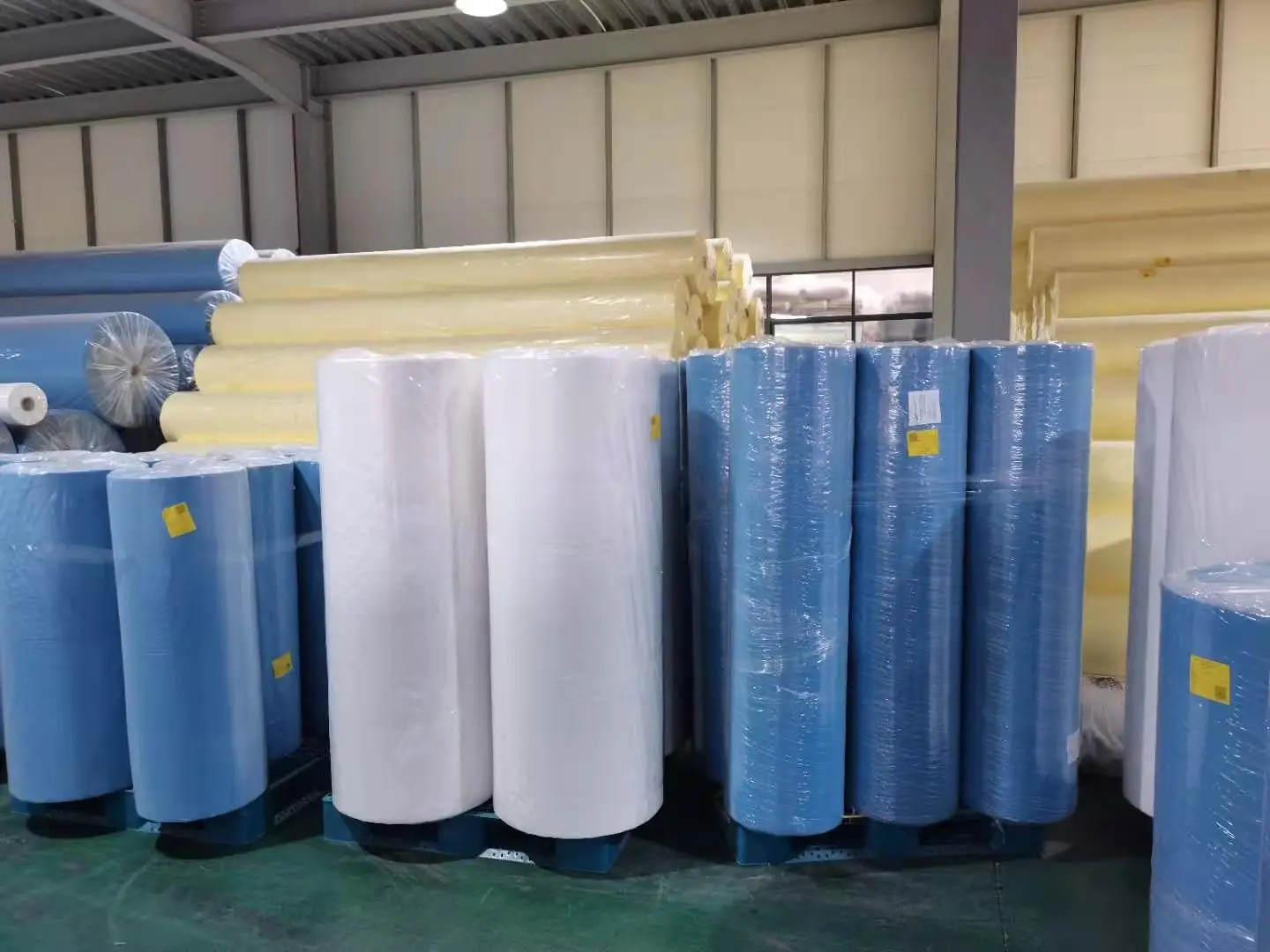 
SS Spunbond Non Woven Fabric for Hygiene Products Anti Bacterial PPE Blue and White Non woven Fabric 