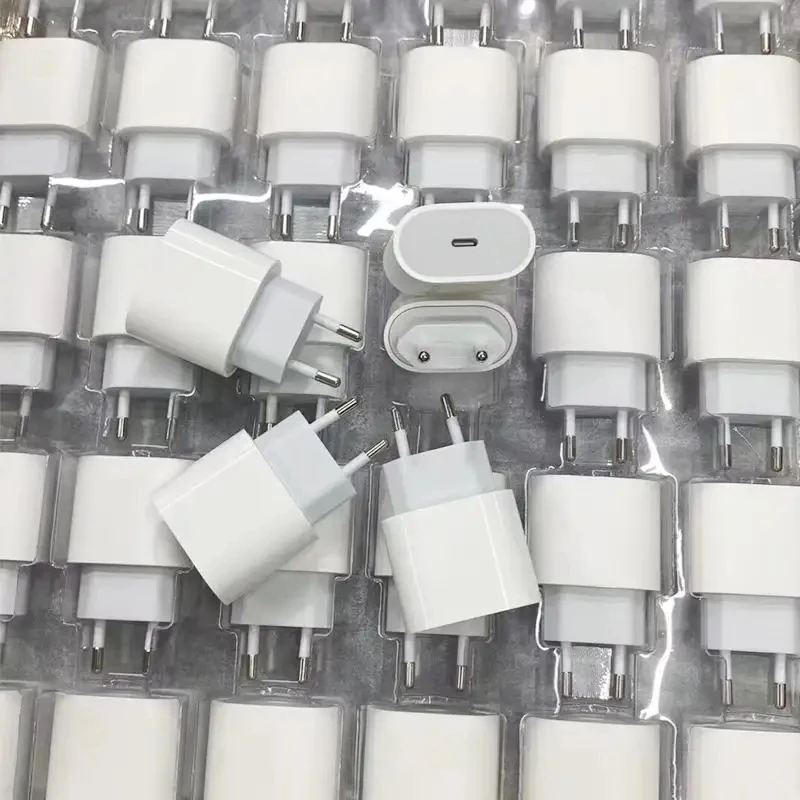 Factory Custom Wholesale Mobile Phone Data Cable And Power Adapter 20W PD Fast Charging USB C Charger Set For iPhone