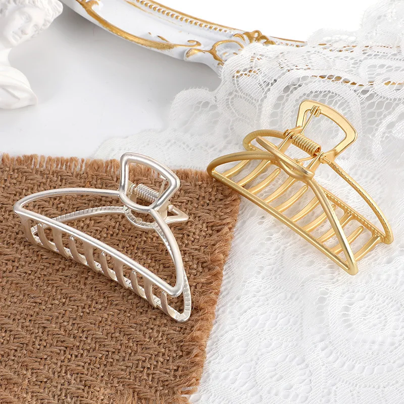Simple Style Metal Grip Hairpin Large Size Bath Hair Grab European And American Retro Hair Accessories wholesale