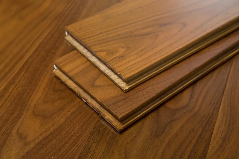 
China factory Direct Sales wear resistant click locking walnut hardwood flooring 