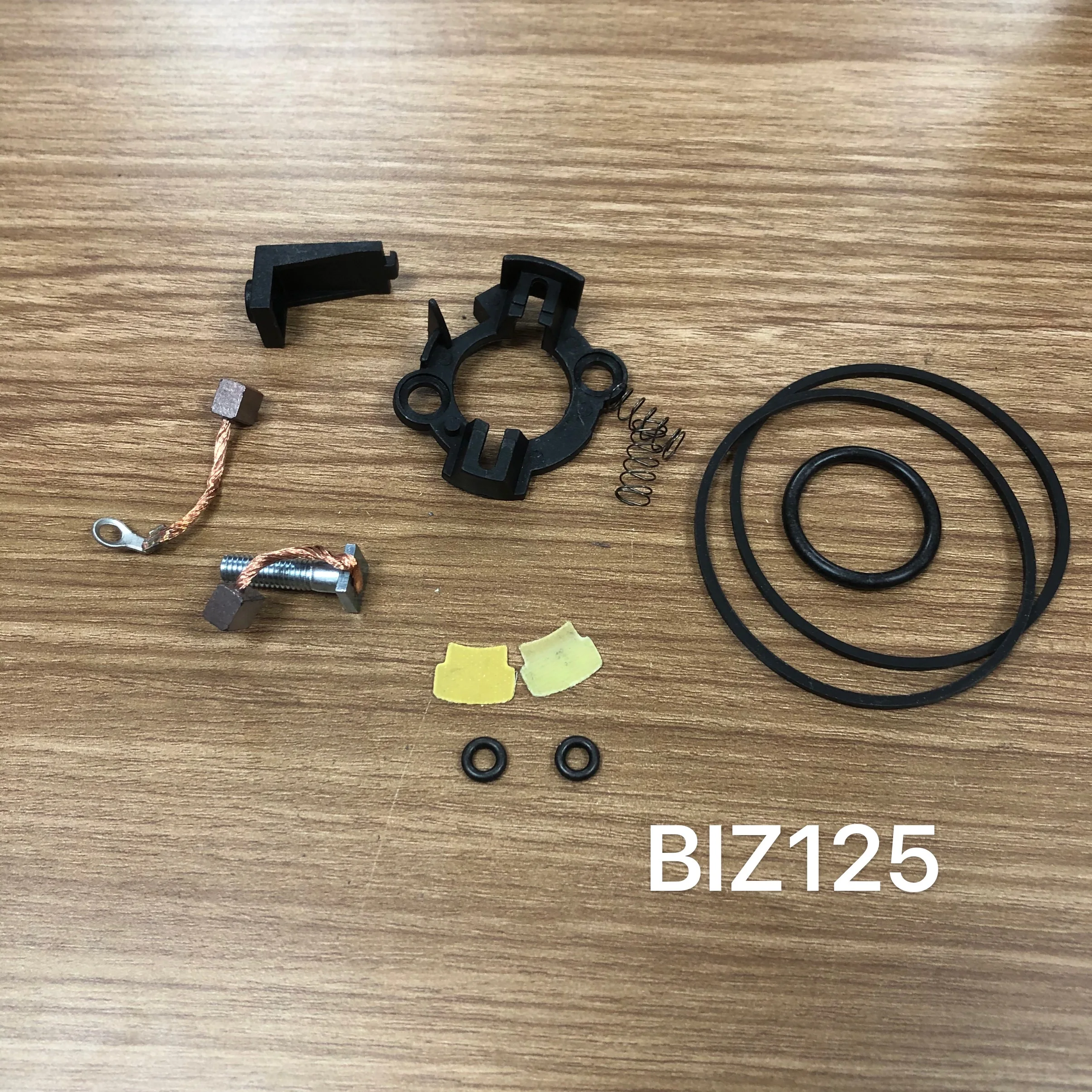 High Quality Good Price BIZ110 High Copper Content Motor Carbon Brush in Motorcycle