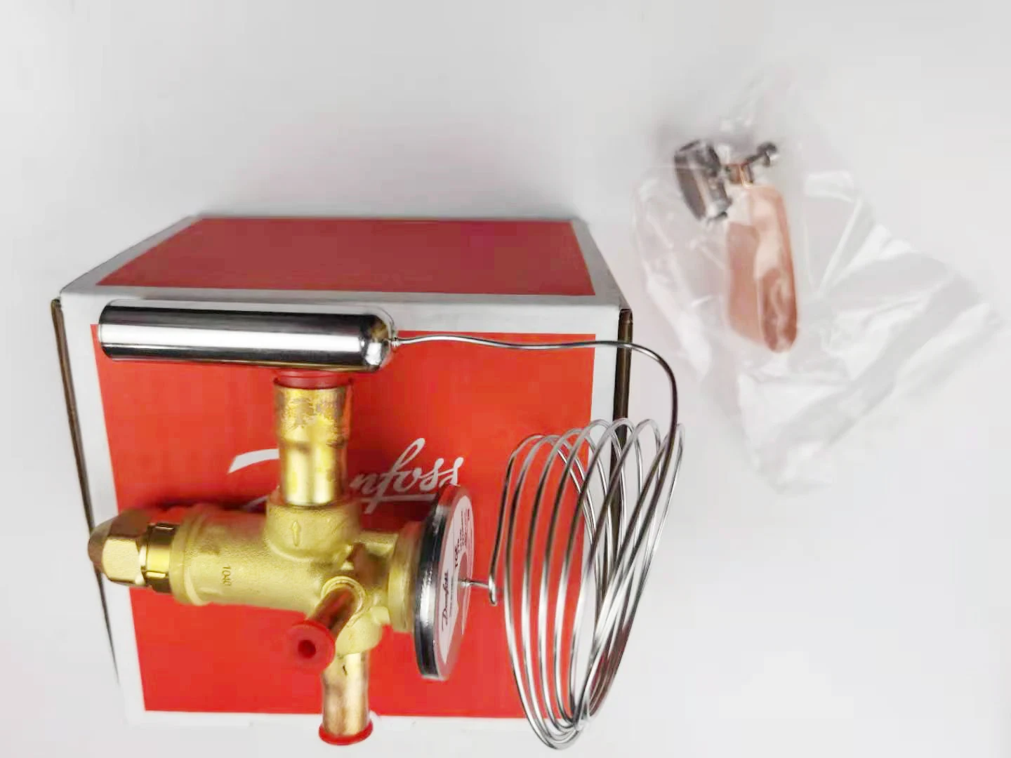 High quality 067N2154 TGE R22/R407C refrigeration thermostatic throttling expansion valve thermal expansion valve