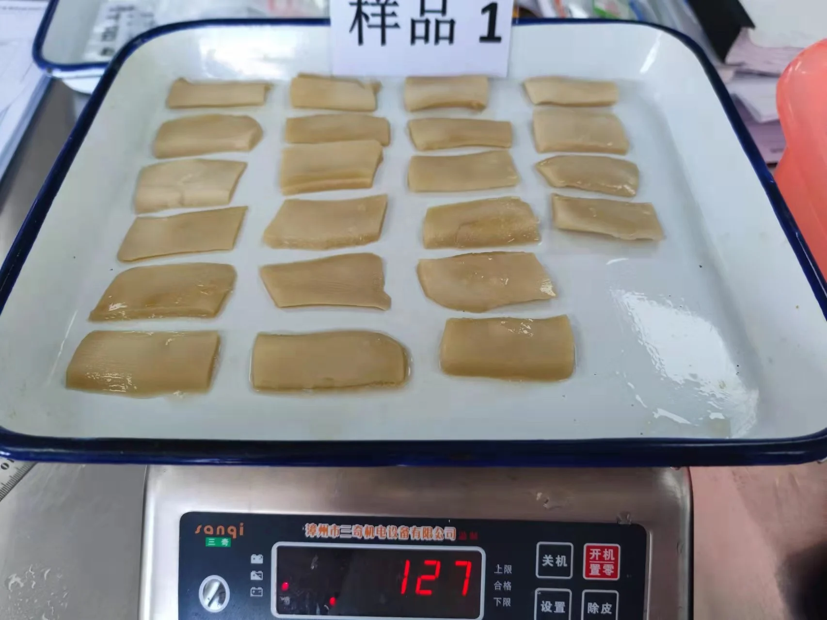 Замороженный кальмар с соусом