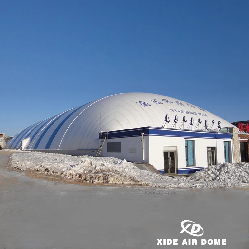 Стадион и теплица представляют собой сборные купольные дома с большими мембранными конструкциями зданий газовой поддержкой.
