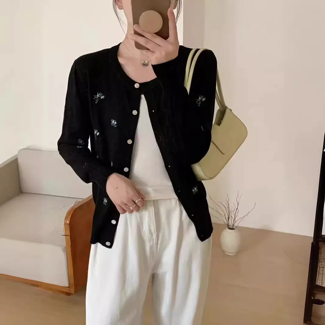 2024 autumn new simple female cardigan small floral embroidery Korean system looks young