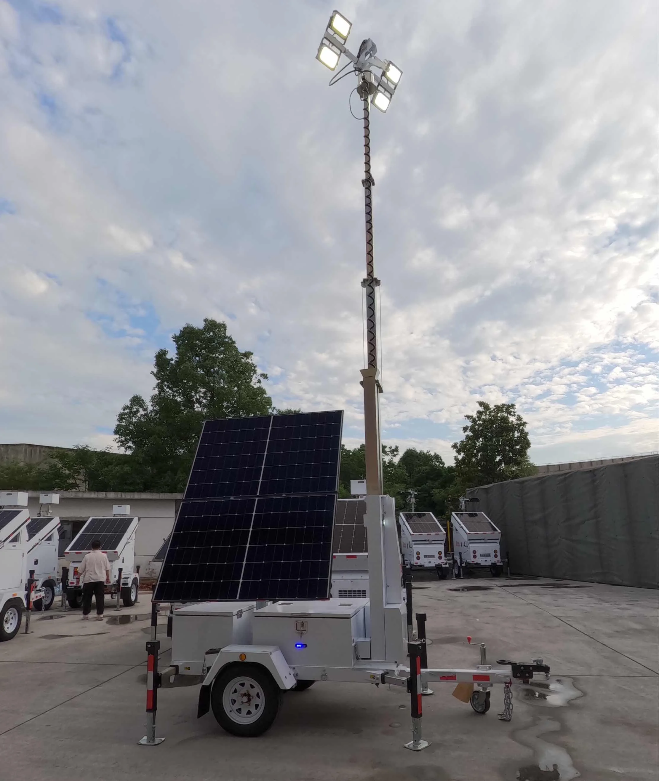 Solar panel 350  adjustable 2 Panels Mobile Lighting Rooftopped Solar Power Lighting Tower Trailer For Construction Site
