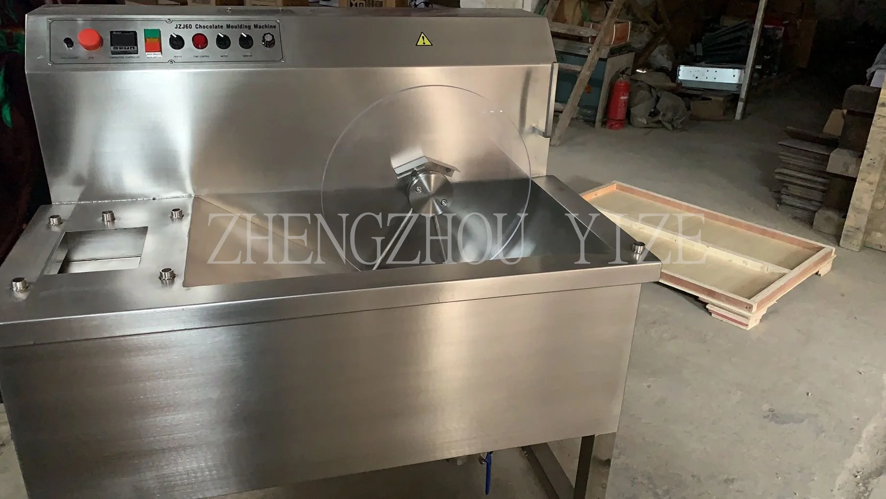 Машина для производства шоколадных батончиков с автоматическим контролем температуры машина сухофруктов сахара шоколада охлаждающим