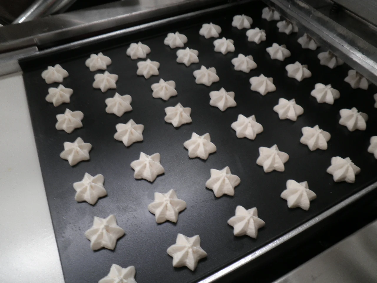 Автоматическая машина для хранения печенья