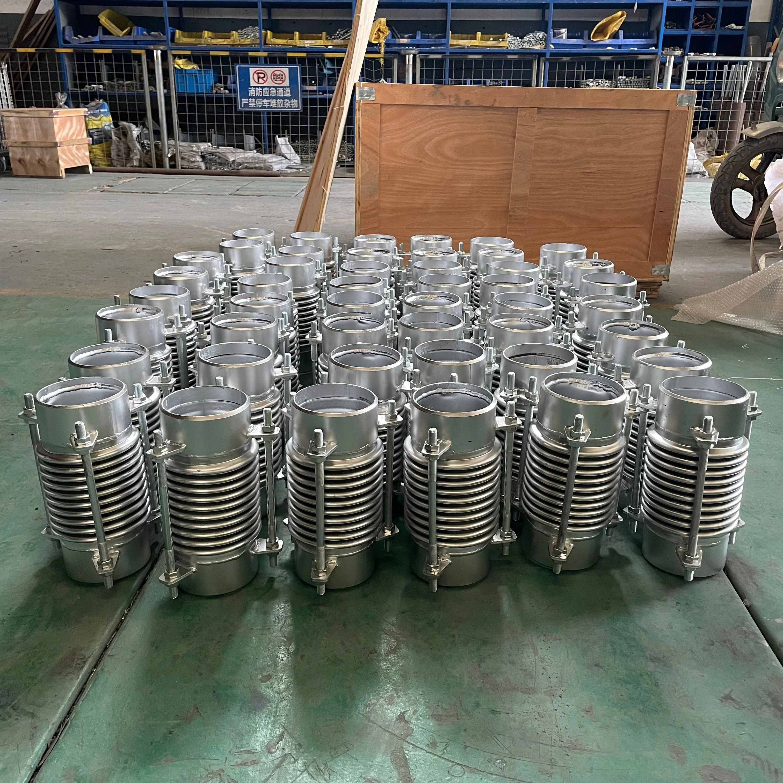 High temperature resistant industrial gas thermal pipe welded flexible stainless metal expansion joint corrugated metal bellows