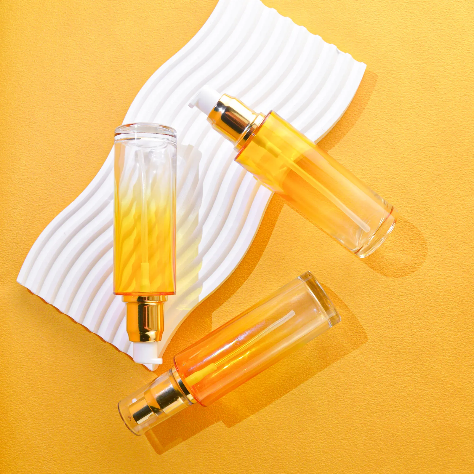 Unique Luxury Cosmetic Clear Empty Glass Hair Oil Serum Lotion Pump Bottle With Gold Plastic Pump Head