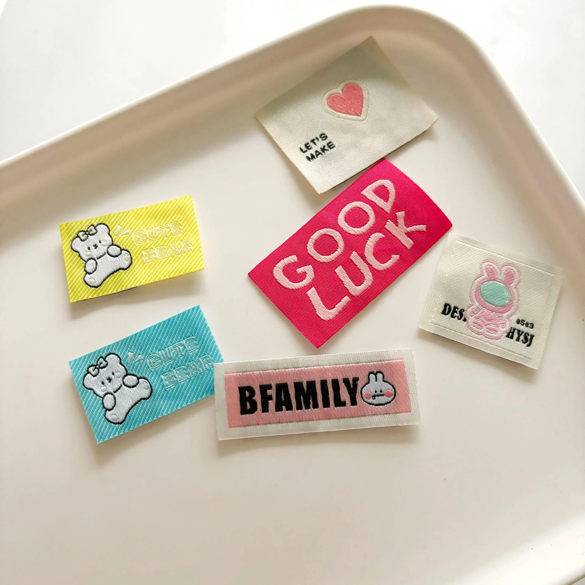 Hot selling Woven Label Garment Labels Clothing Manufacturer Fabric Tag On Neck Cotton Custom Made Logo Label For Pet Clothes