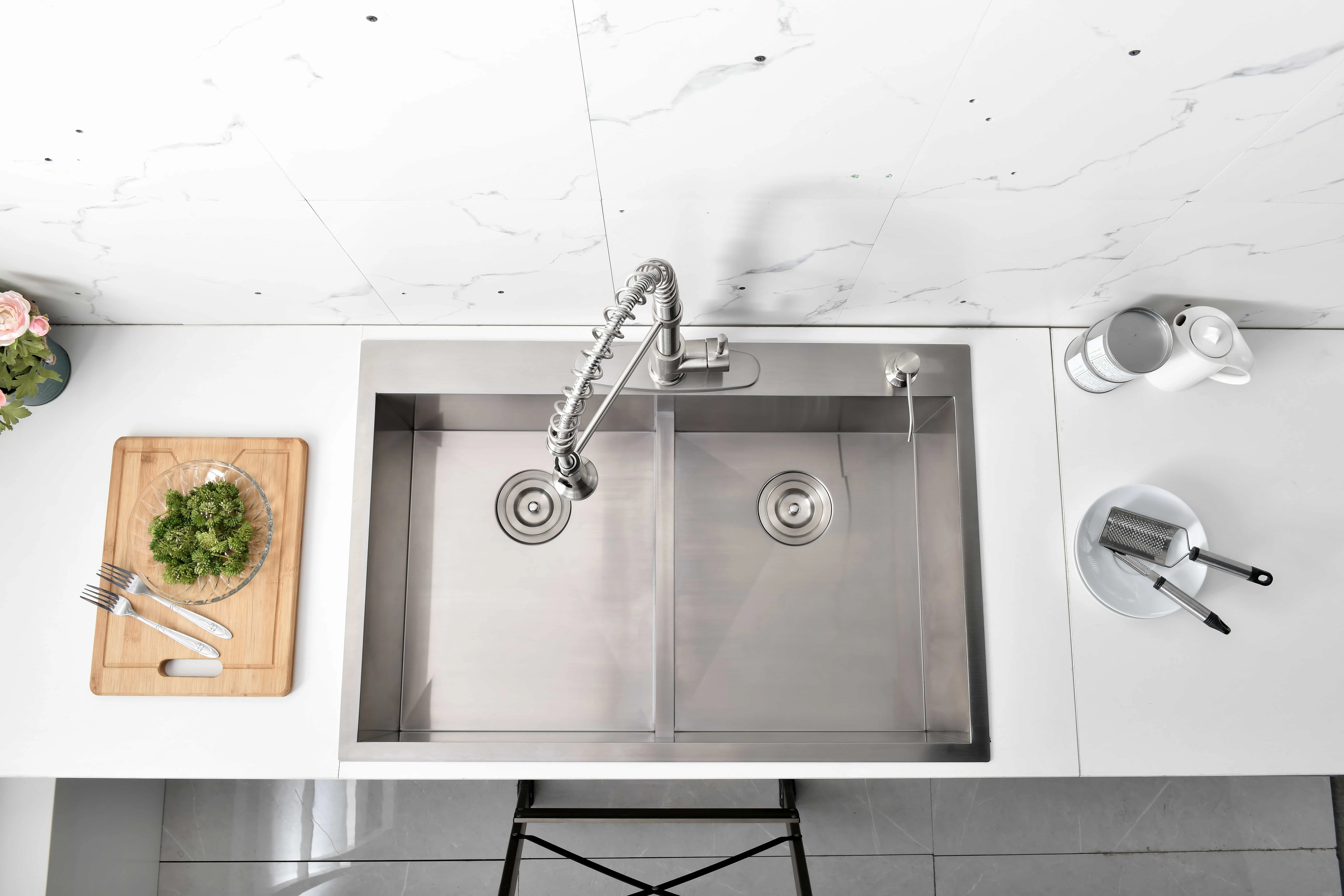 2024 популярная кухонная раковина двойная чаша 304 из нержавеющей стали ручной работы наверху для кухни