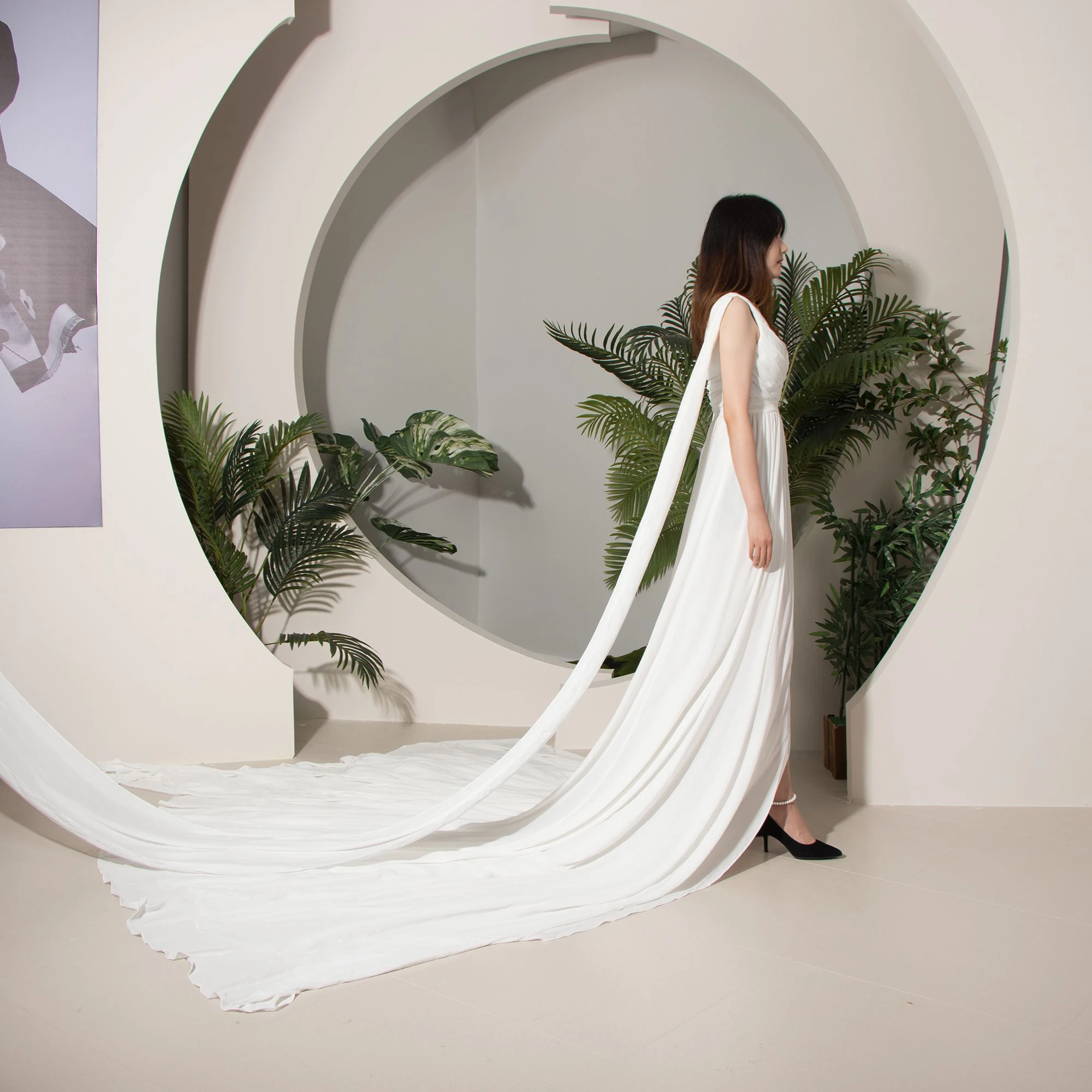 Ready to Ship Style White Sleeveless Backless Split Evening Wedding Dress With Long Trailing