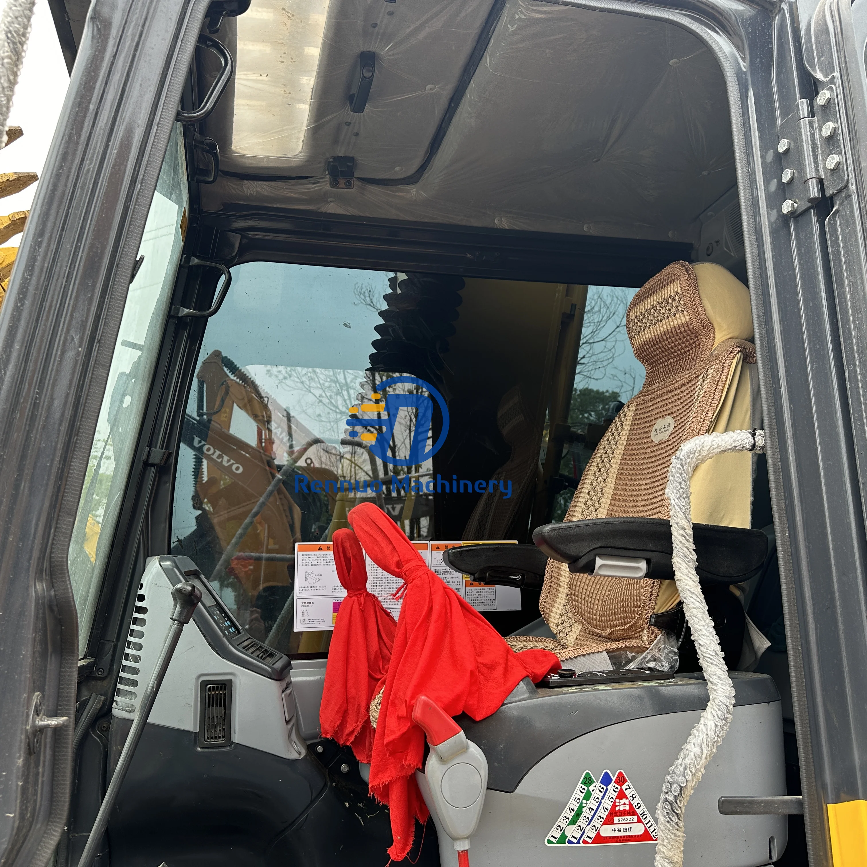 Rennuo Новое поступление подержанные Экскаваторы Komatsu в Дубае гусеничный экскаватор PC130 200 для сельского хозяйства