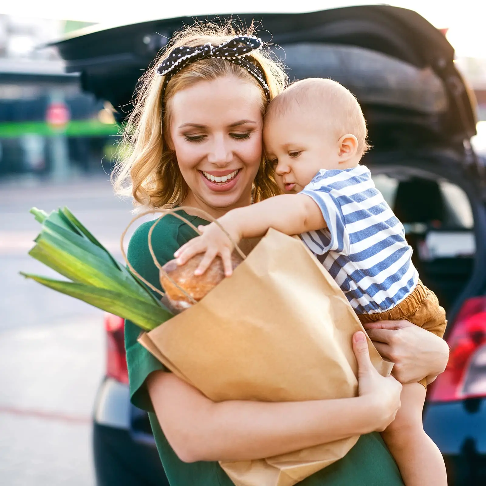 Wholesale Biodegradable Brown Grocery Plain Bag Printed Business Kraft Paper Gift Tote Shopping Bags for Clothing with Handle