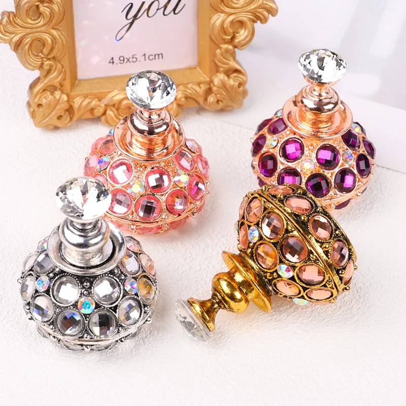 Hot-sale New Magnetic Nail Holder Practice Training Display Stand Crystal Holders Alloy Nail Tip Salon DIY Manicure Tools