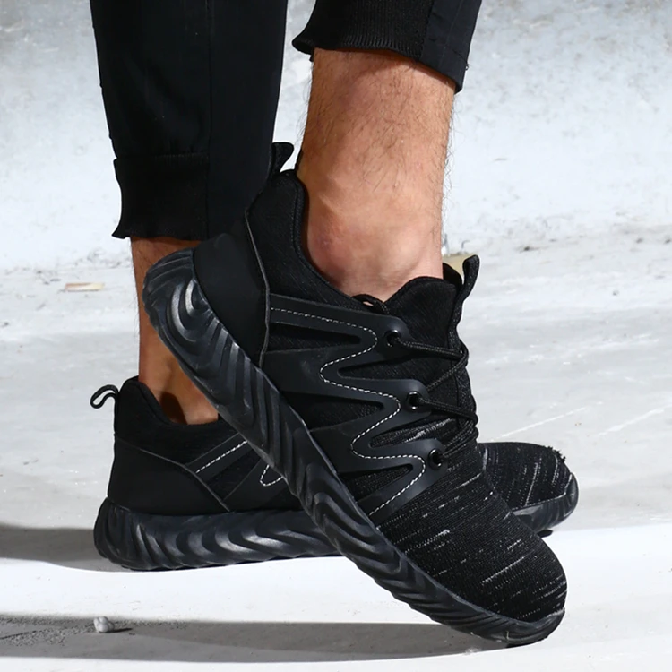 Black Bull Tendon Bottom Men Work Lightweight Safety Shoes Sports