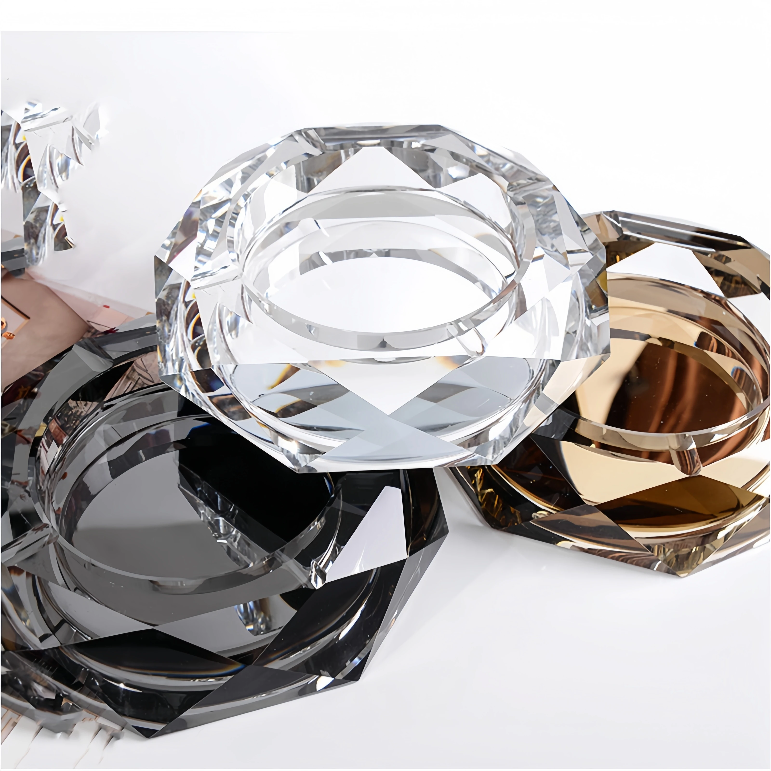 Hot Sale Round Shape Crystal Glass Ashtray for Decoration Gifts