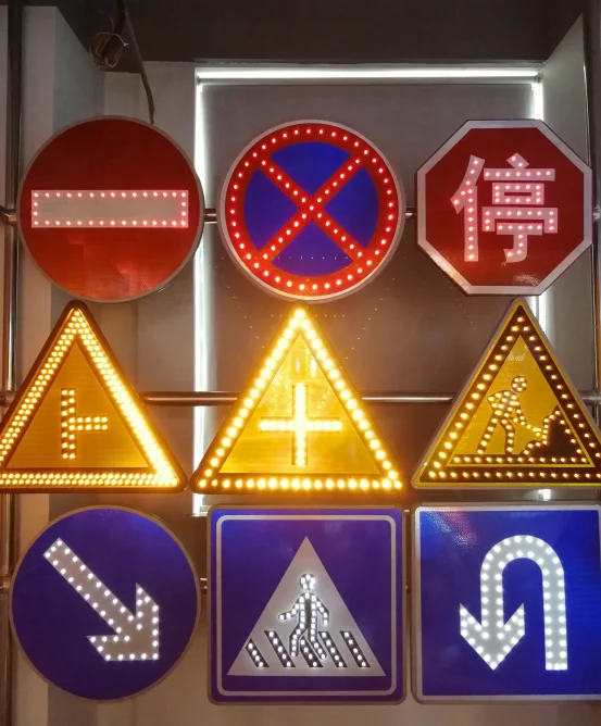 Square Design High Brightness Aluminum Led Stop Sign Solar Powered Road Traffic Signs