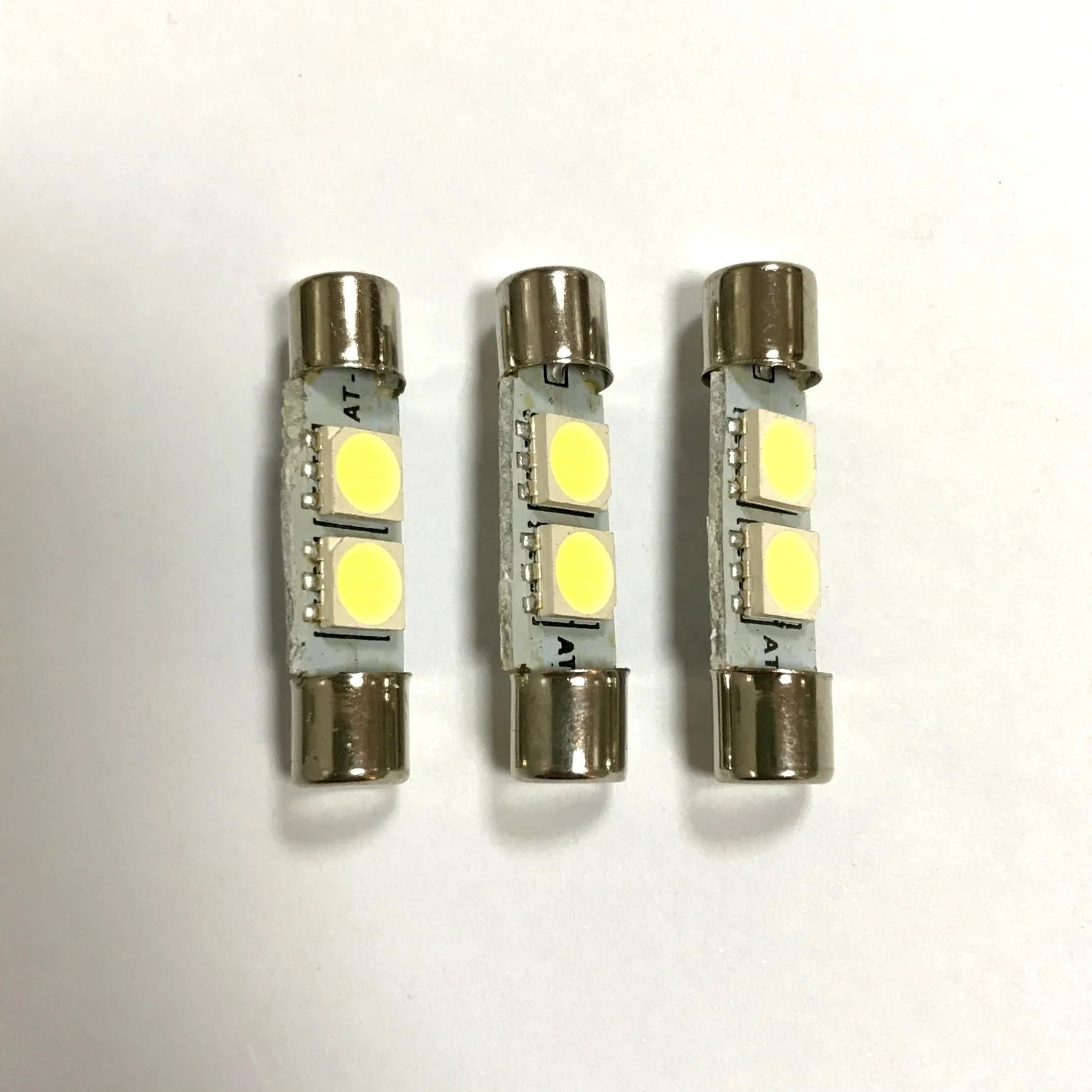 ST6 Incandescent light bulb 12V3W car license plate light fitting bulb festoon bulb most of cars