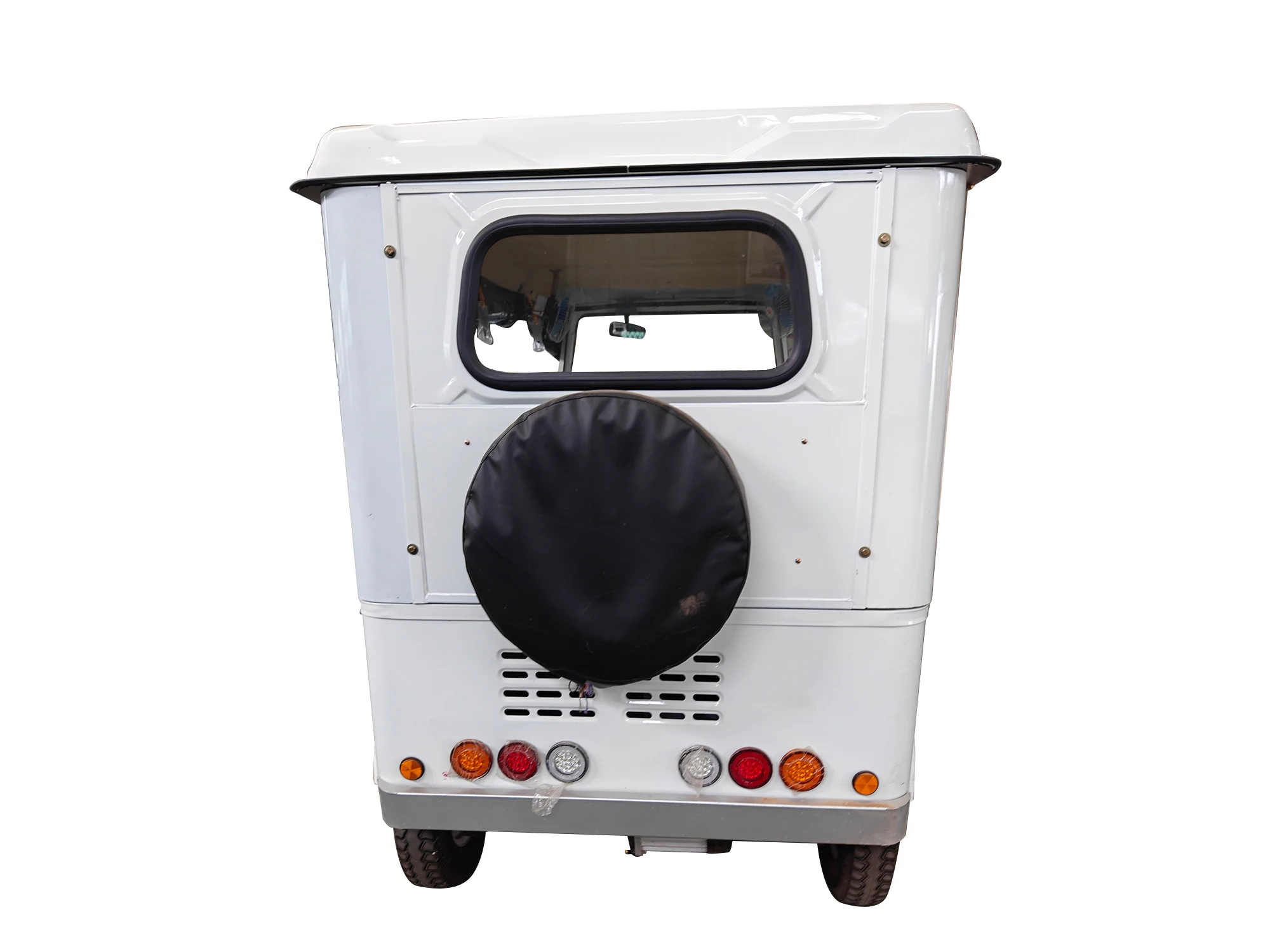 200cc Electric Passenger Taxi Tricycle with 60v 3kw Motor Open Body Design for Cargo Use 250cc Displacement for Tuk Tuk Use