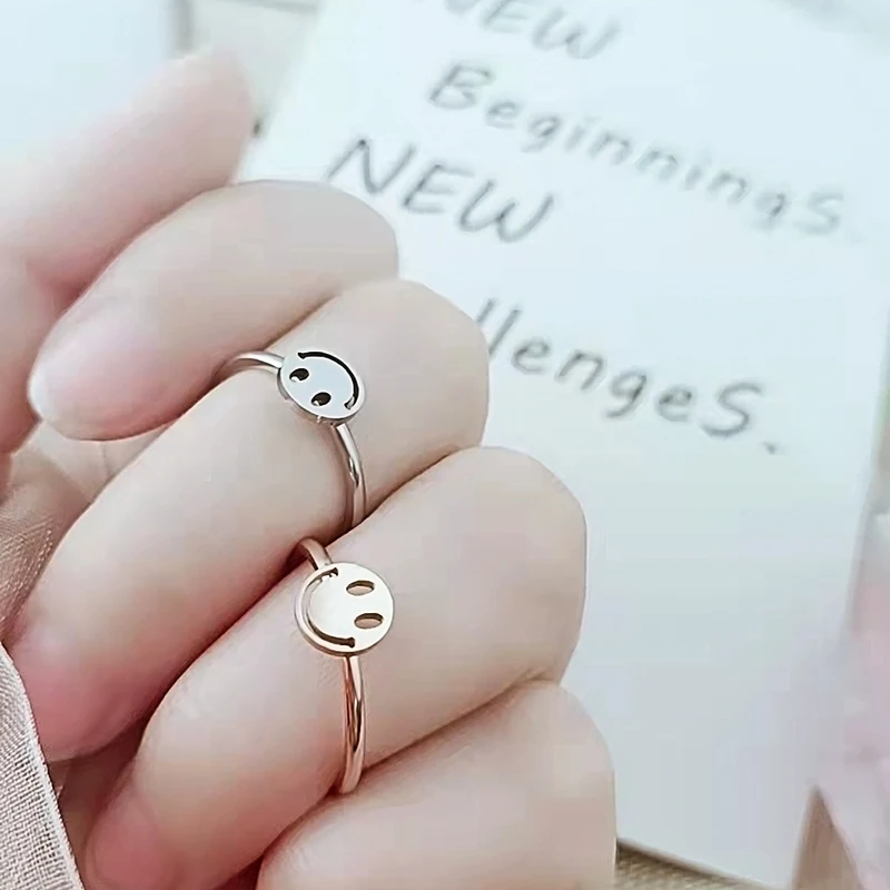 Japanese and Korean version of the smiling face ring female simple sweet and cute creative thin tail ring