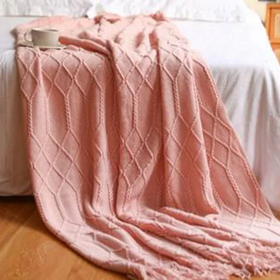 High quality knitted throw blanket modern pink throw blanket with tassel handmade throw blanket for sofa