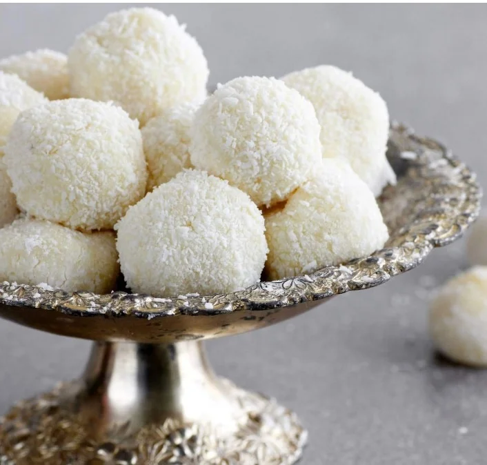 ALMOND MILK CREAM FILLING COCONUT WHITE CHOCOLATE