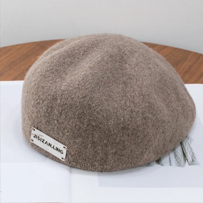 Wholesale New Arrival Winter Warm Solid Beret Hat Casual Retro Anti-Forward Hat For Women