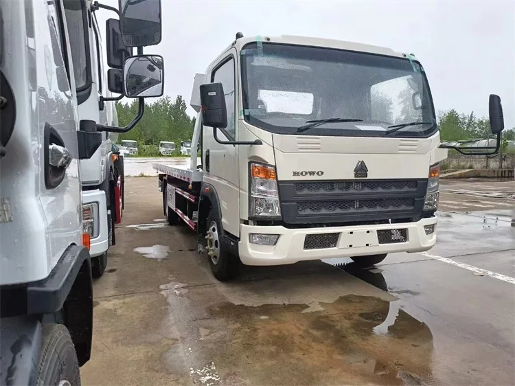 High quality HOWO 3 ton car wrecker truck 4 ton truck breakdown trailer truck export to Central Asia